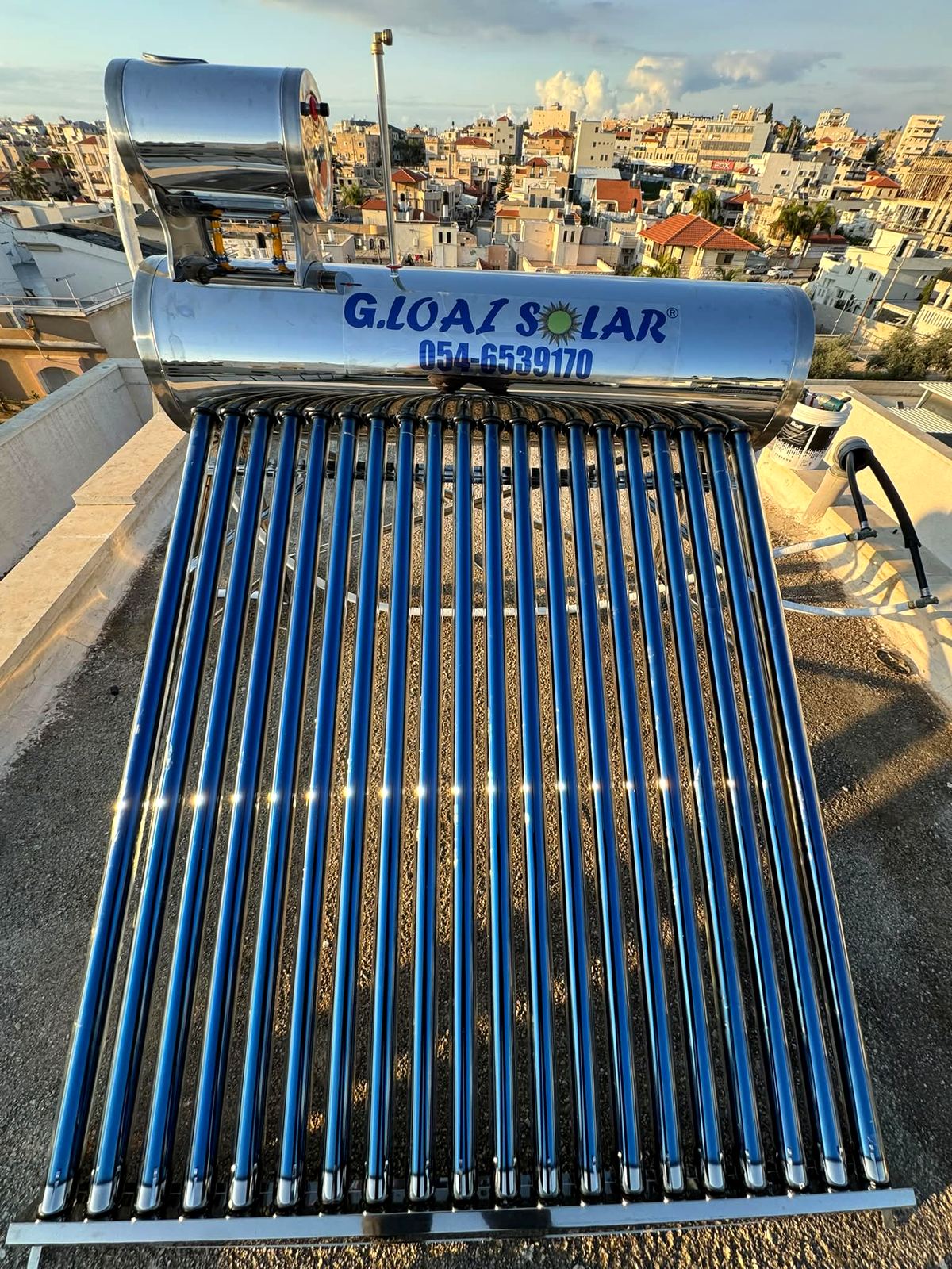 ×“×•×“ ×©×ž×© ×¦×™× ×•×¨×•×ª ×•××§×•× ×‘×©×¢×ª ×©×§×™×¢×”